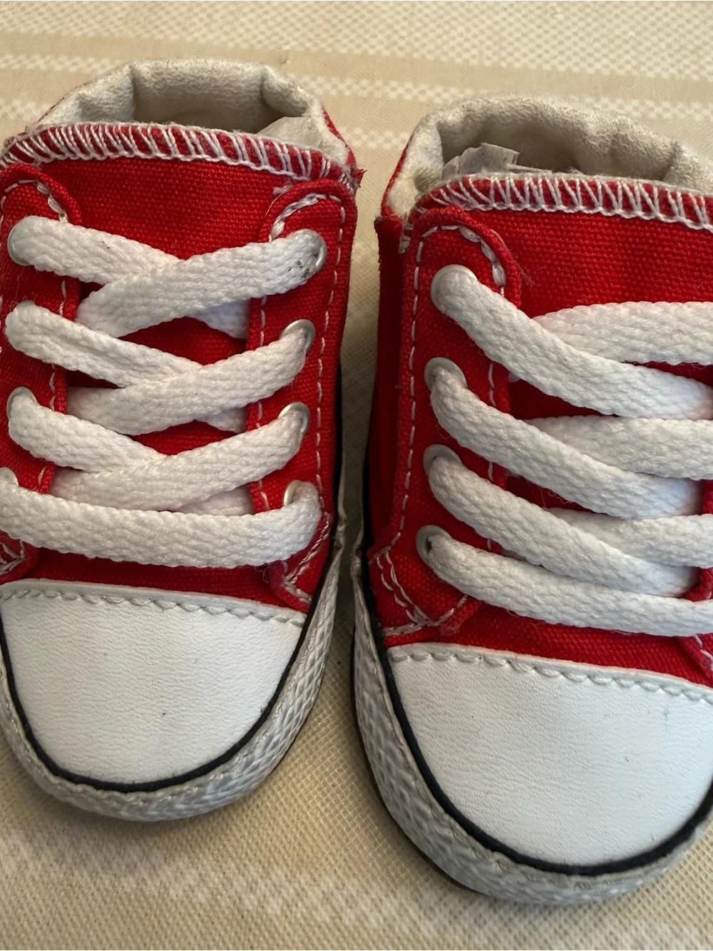 Converse Red Low-Top Kids Sneakers with White Toe Cap